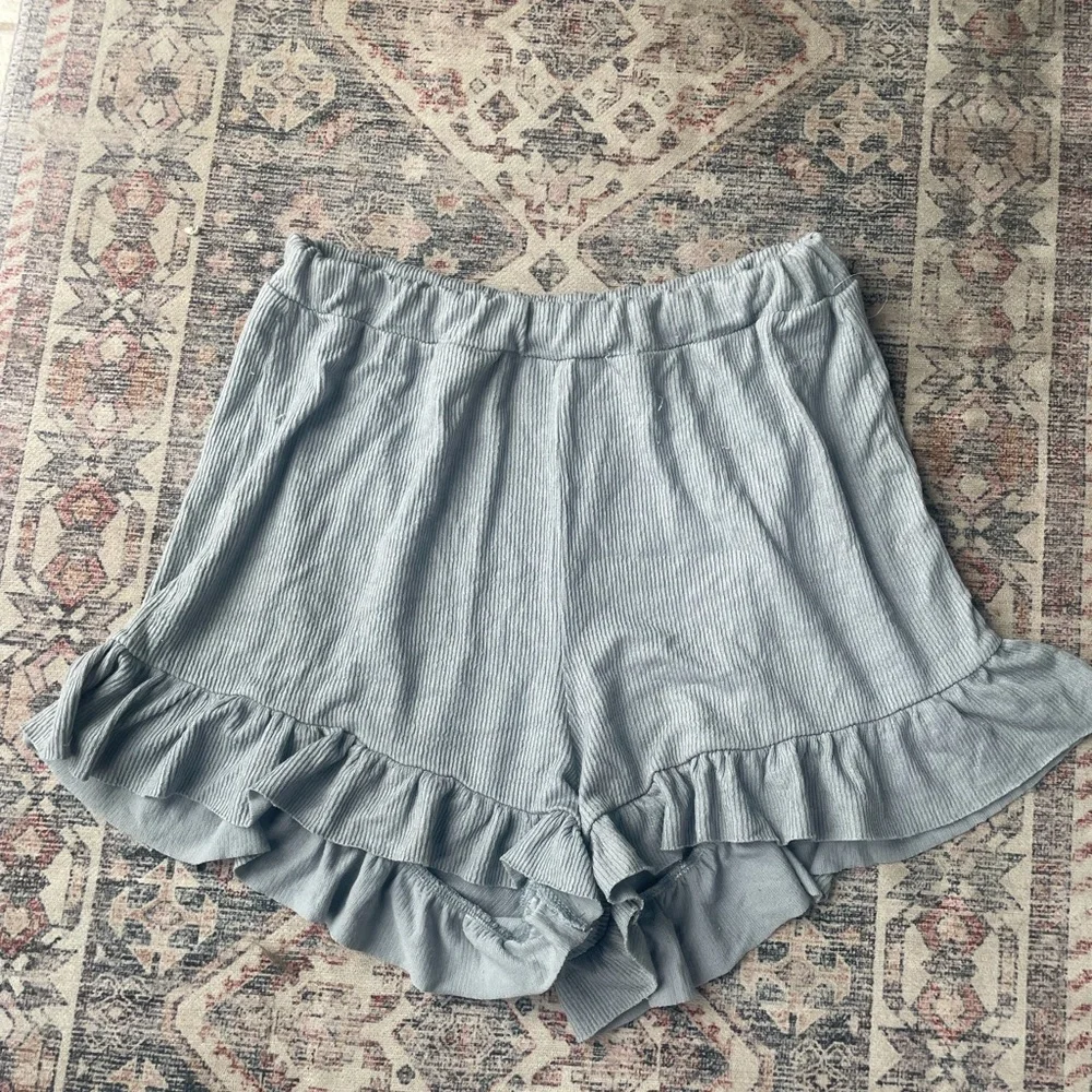 Ocean Drive- Ribbed Knit Ruffle Hem Short - Picture 3 of 7